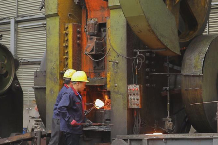 和龙网架配件车间